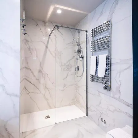 Luxury Santo Stefano Гостевой дом Венеция