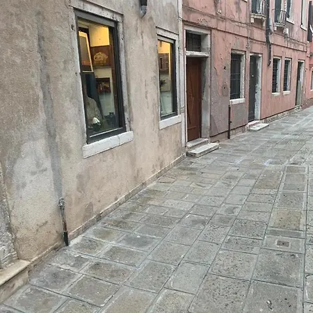 Luxury Santo Stefano Гостевой дом Венеция